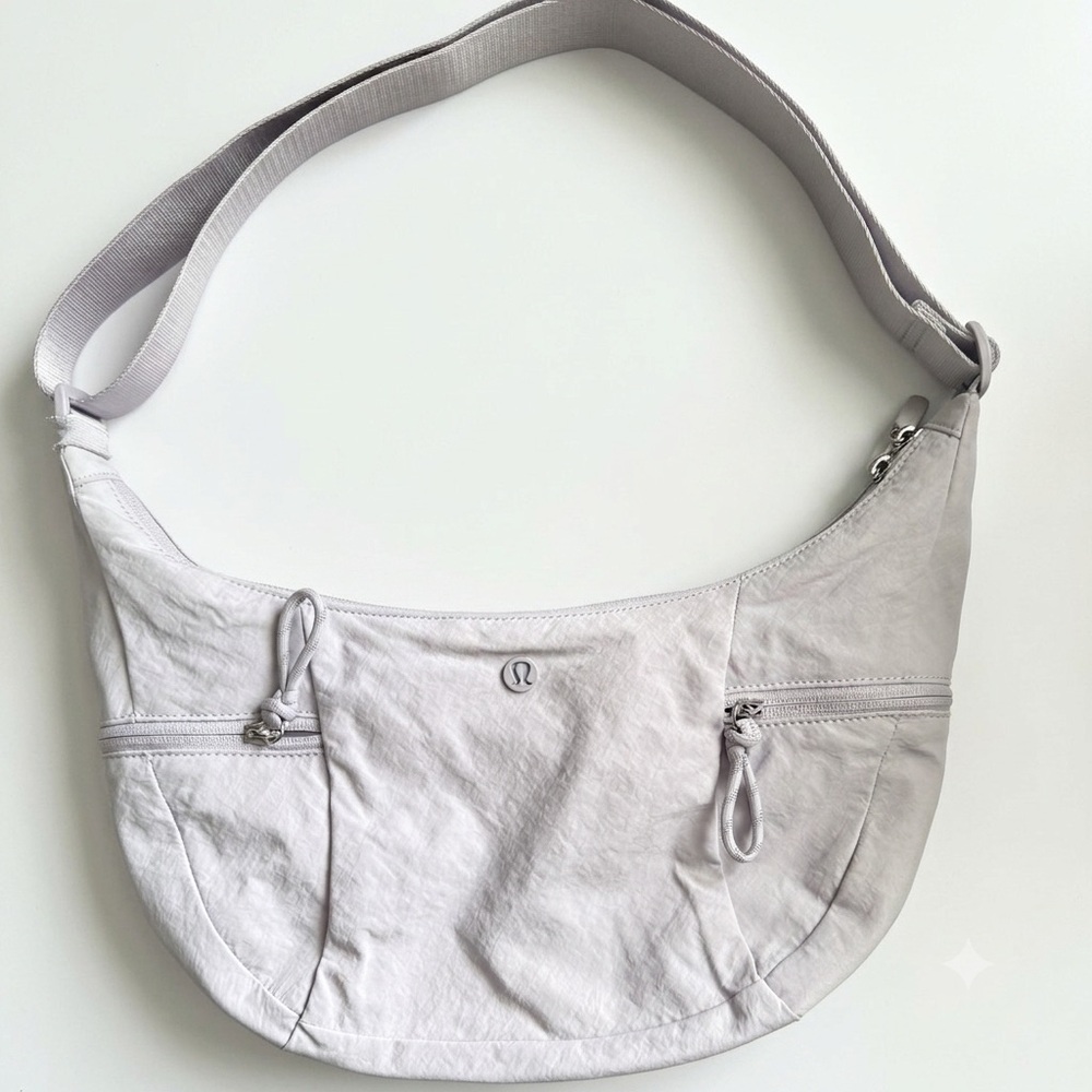 Lululemon Slouchy Sling Bag 6L - Lavender Frost